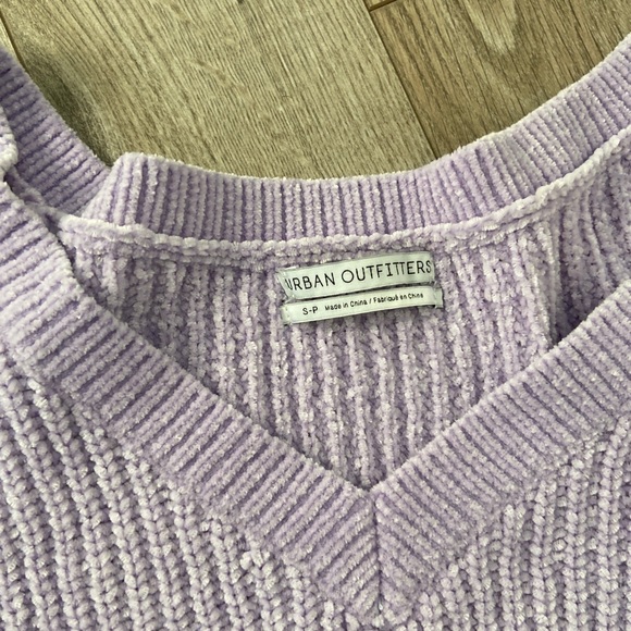 Purple UO sweater - Picture 2 of 2